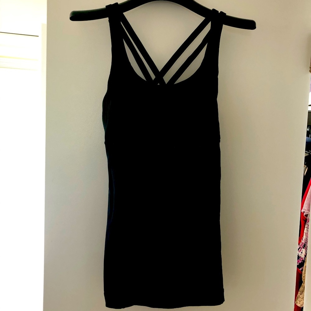 Lululemon top size 4, in great condition